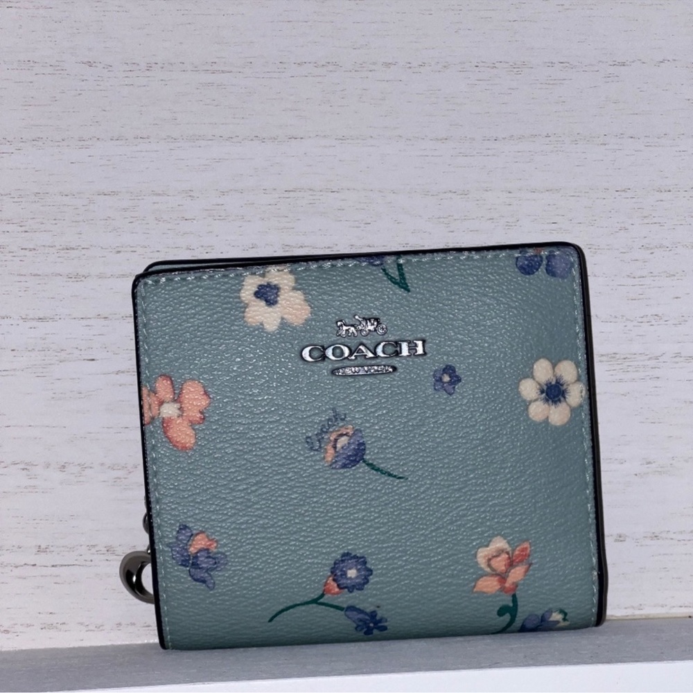 Coach teal corner zip + snap medium Wallet ✨Never used✨ perfect for spring